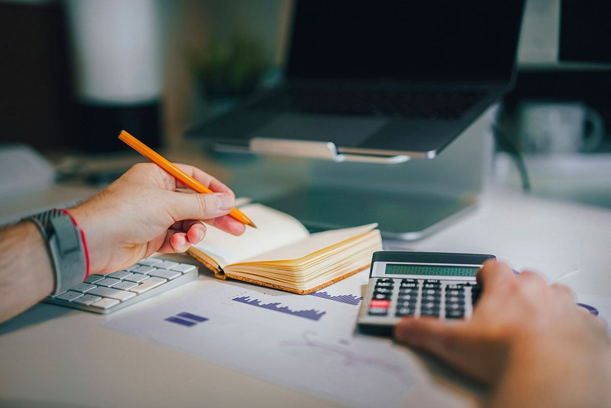 Análisis de extractos de tarjeta revolving con calculadora